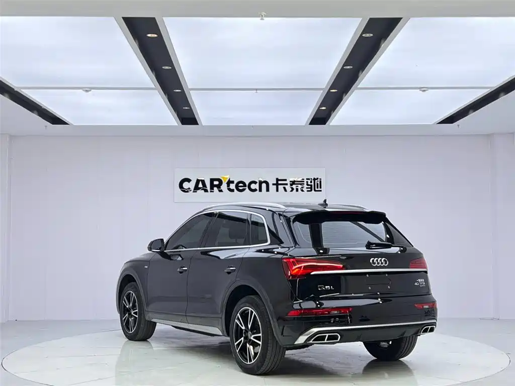 Audi Q5L 2024 Model 40 TFSI Fashion Dynamic фото 3