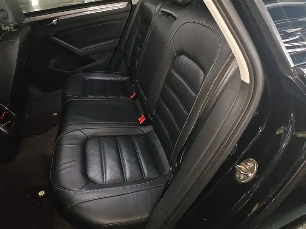 Volkswagen Passat 2017 330TSI DSG Prestige фото 17