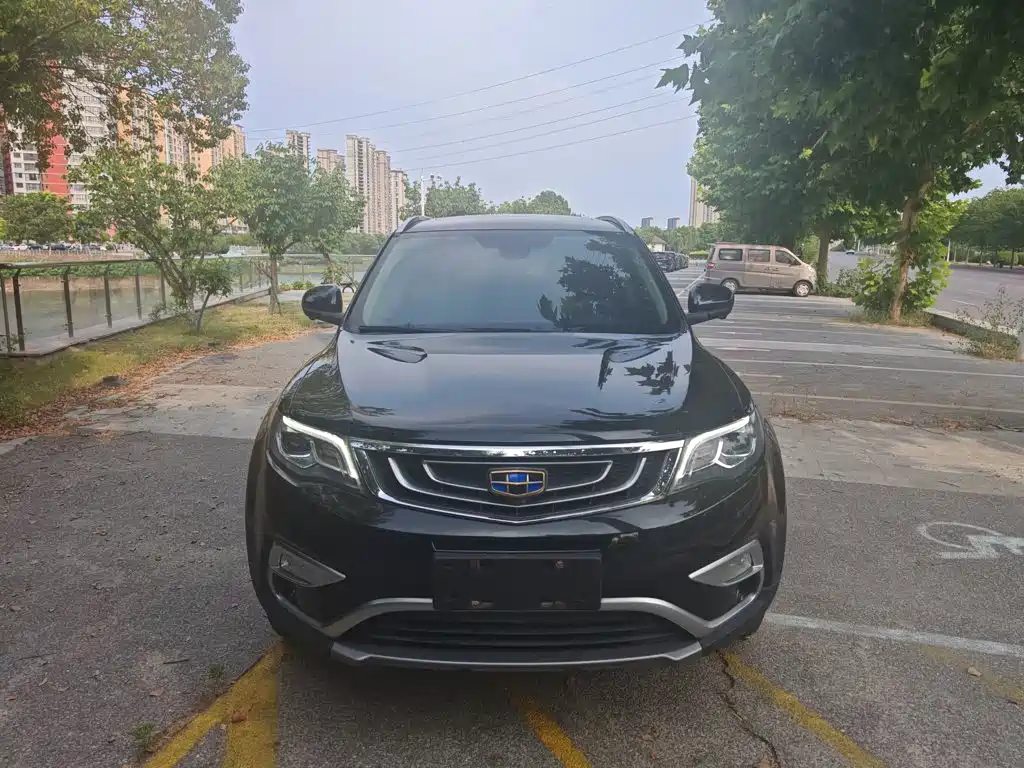 Фото 7 - Geely Atlas