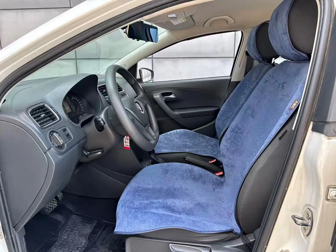 Volkswagen Polo 2014 1.6L Automatic Comfort Edition фото 6