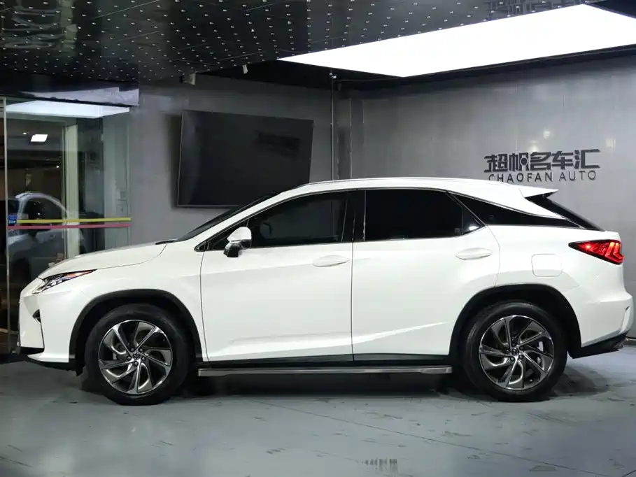 Lexus RX 2016 300 4WD Elegance Edition China VI фото 6