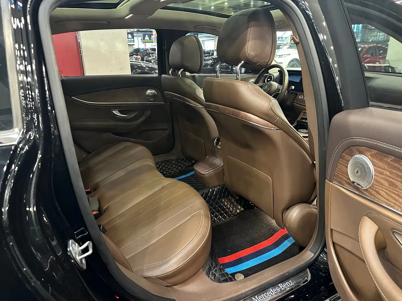 Mercedes-Benz E-Class 2022 E 300 L Fashion фото 11