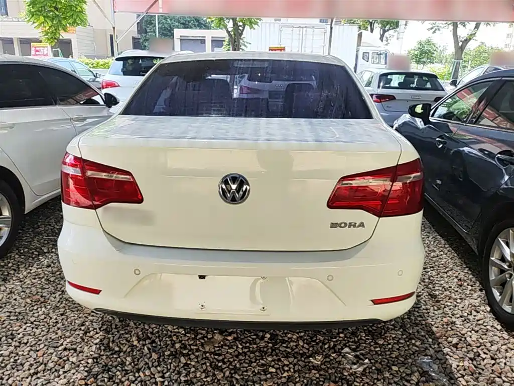 Volkswagen Bora 2015 Quality Edition 1.6L Automatic Fashion фото 6