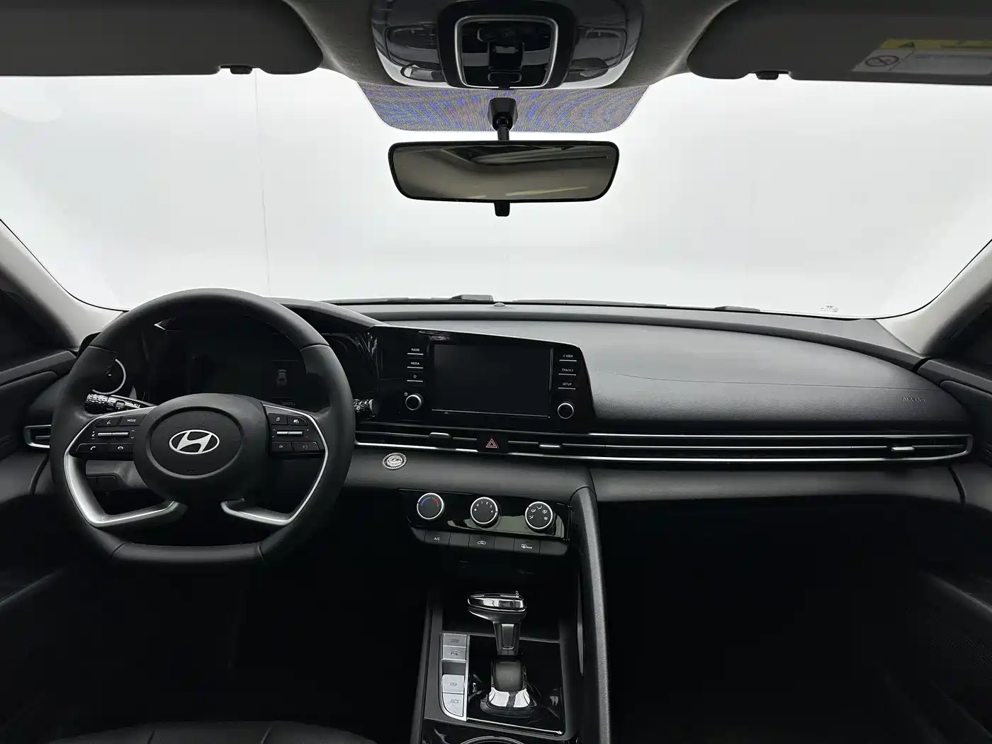Hyundai Elantra 2023 1.5L CVT GLX Elite Edition фото 7