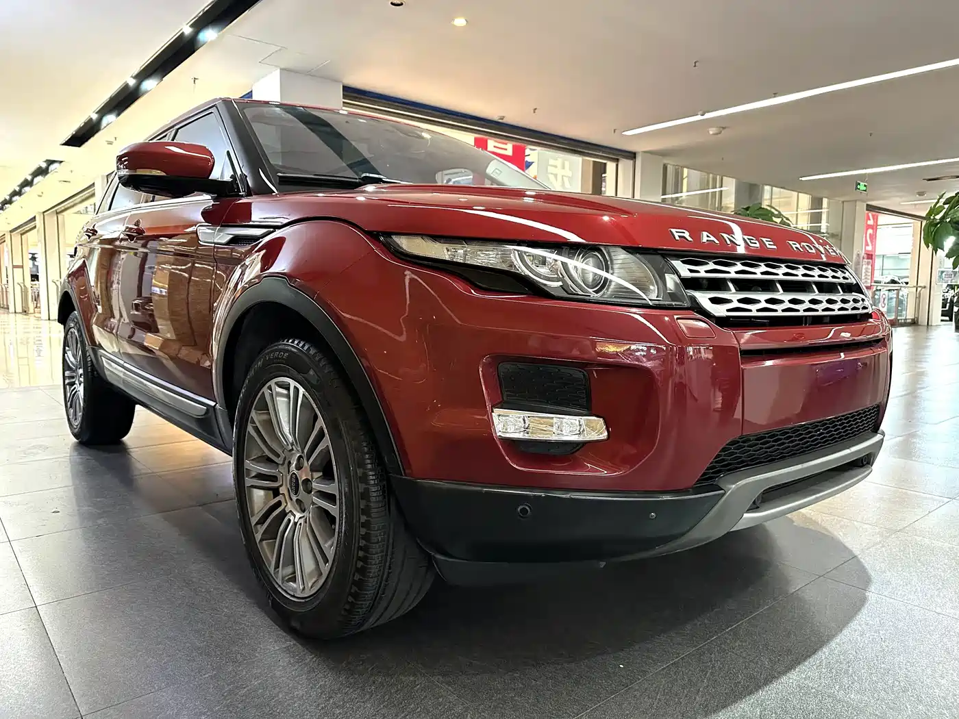 Land Rover Range Rover Evoque (Import) 2012 2012 2.0T 5-door Premium Edition
