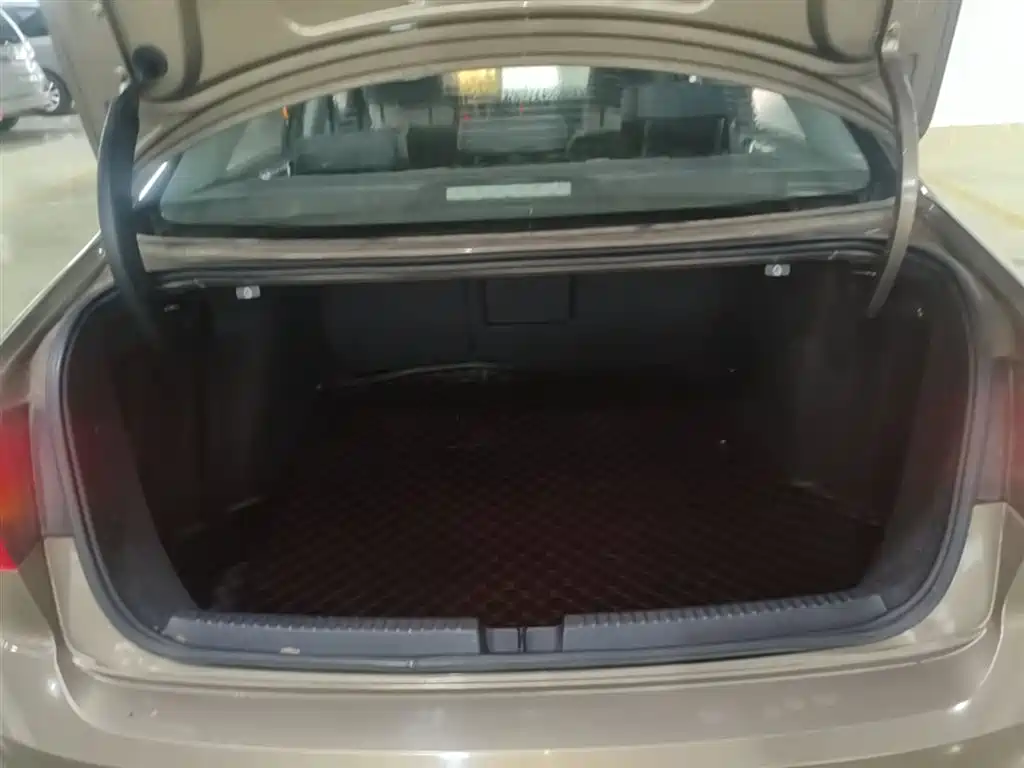 Volkswagen Sagitar 2017 230TSI Automatic Comfort фото 19