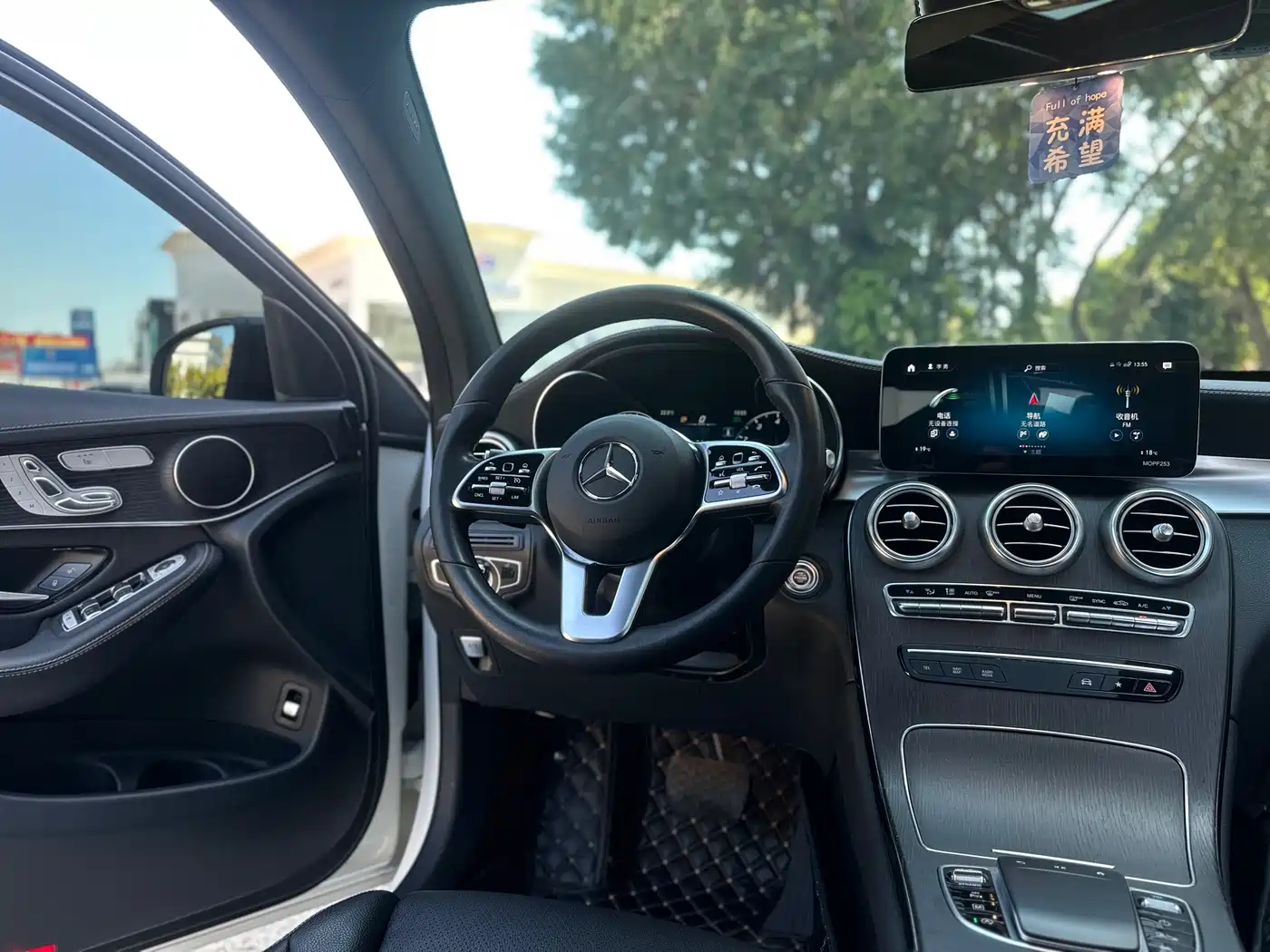 Mercedes-Benz GLC Coupe 2020 GLC 300 4MATIC Coupe SUV фото 12