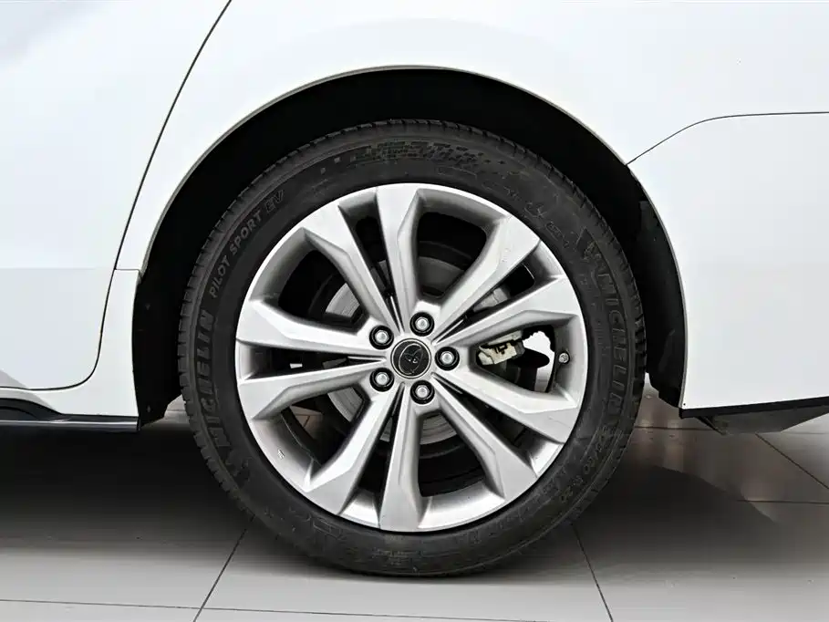 Toyota Sienna 2021 2.5L Hybrid Premium Edition фото 36