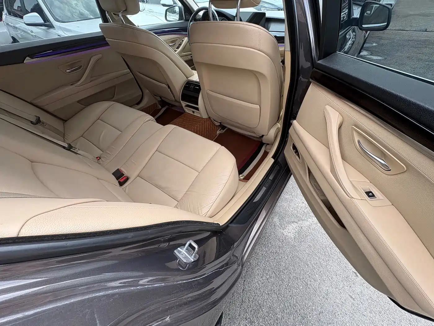 BMW 5 Series 2013 525Li Leadership фото 10