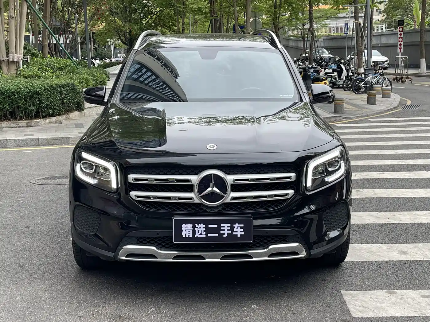 MERCEDES-BENZ GLB