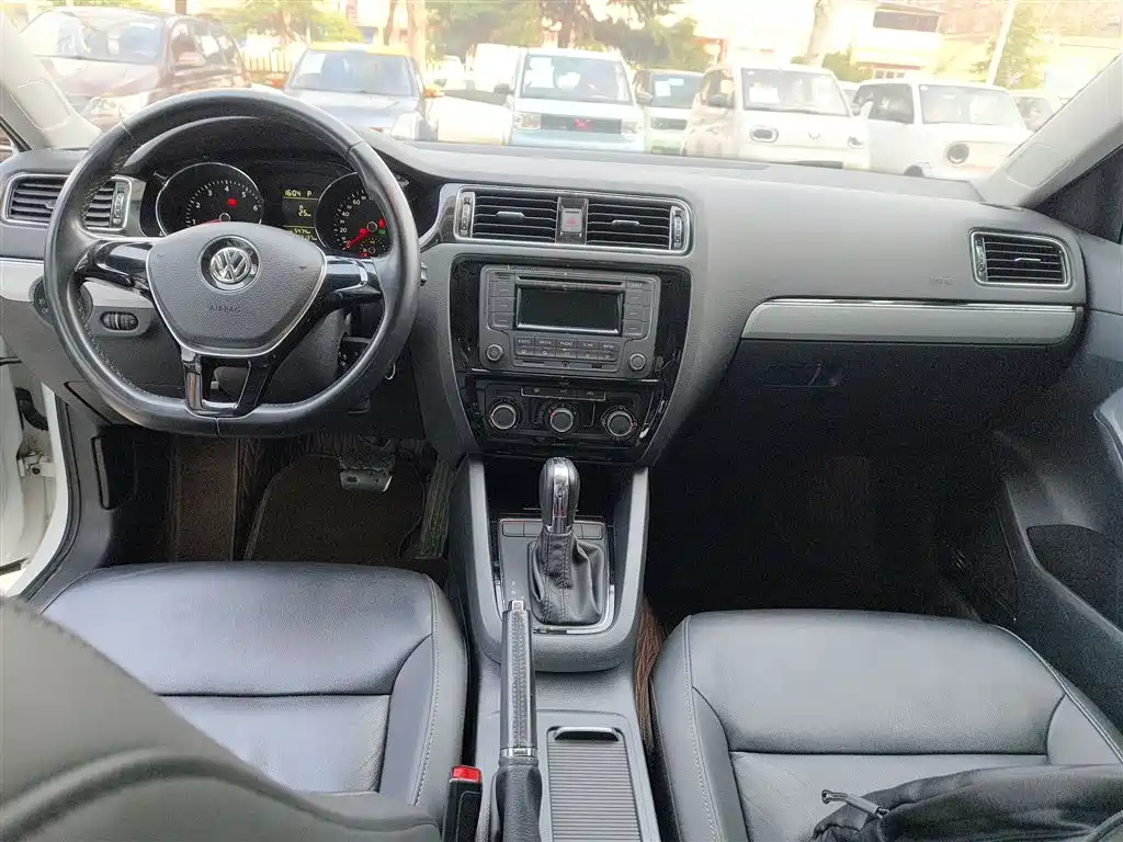 Volkswagen Sagitar 2015 230TSI Automatic Comfort фото 10
