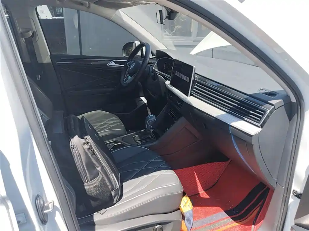 Volkswagen Tiguan L 2023 300TSI Automatic 2WD Smart Enjoyment Edition фото 11