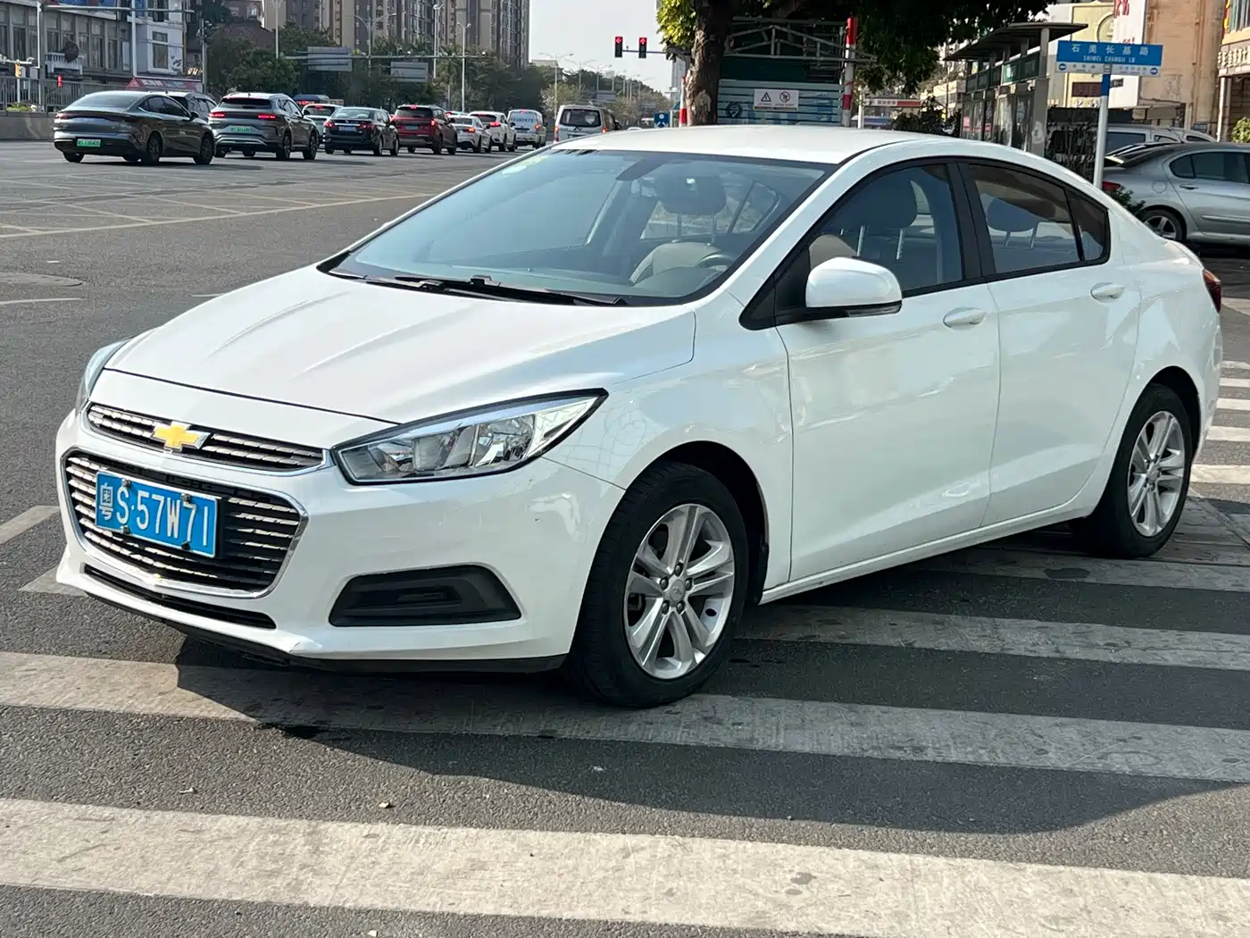 Chevrolet Cruze 2015 1.5L Automatic Fashion Navigation Edition