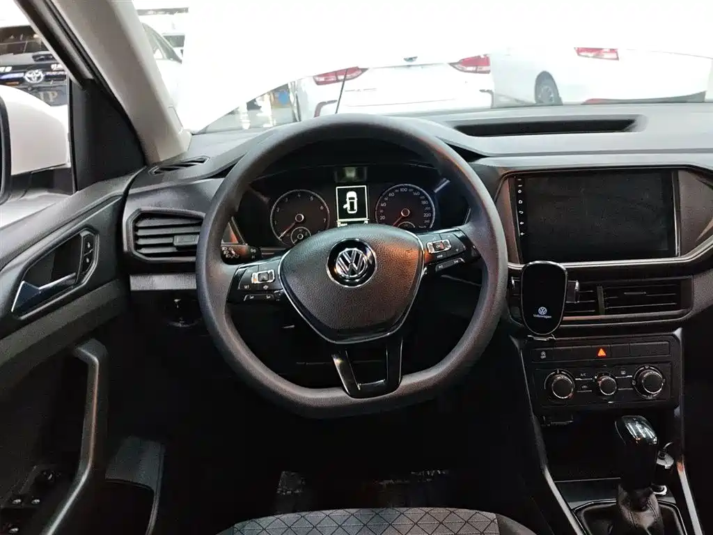 Volkswagen T-Cross 2019 1.5L Automatic Trend Edition фото 11