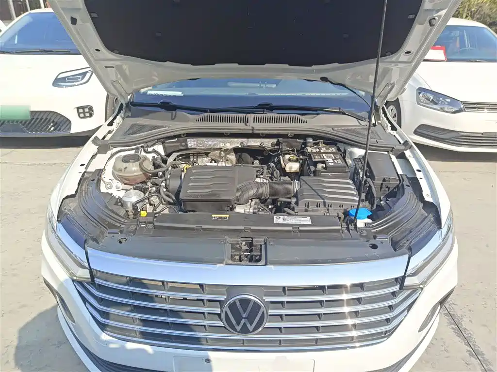 Volkswagen Lavida 2023 Facelift 1.5L Auto Comfort Edition фото 16