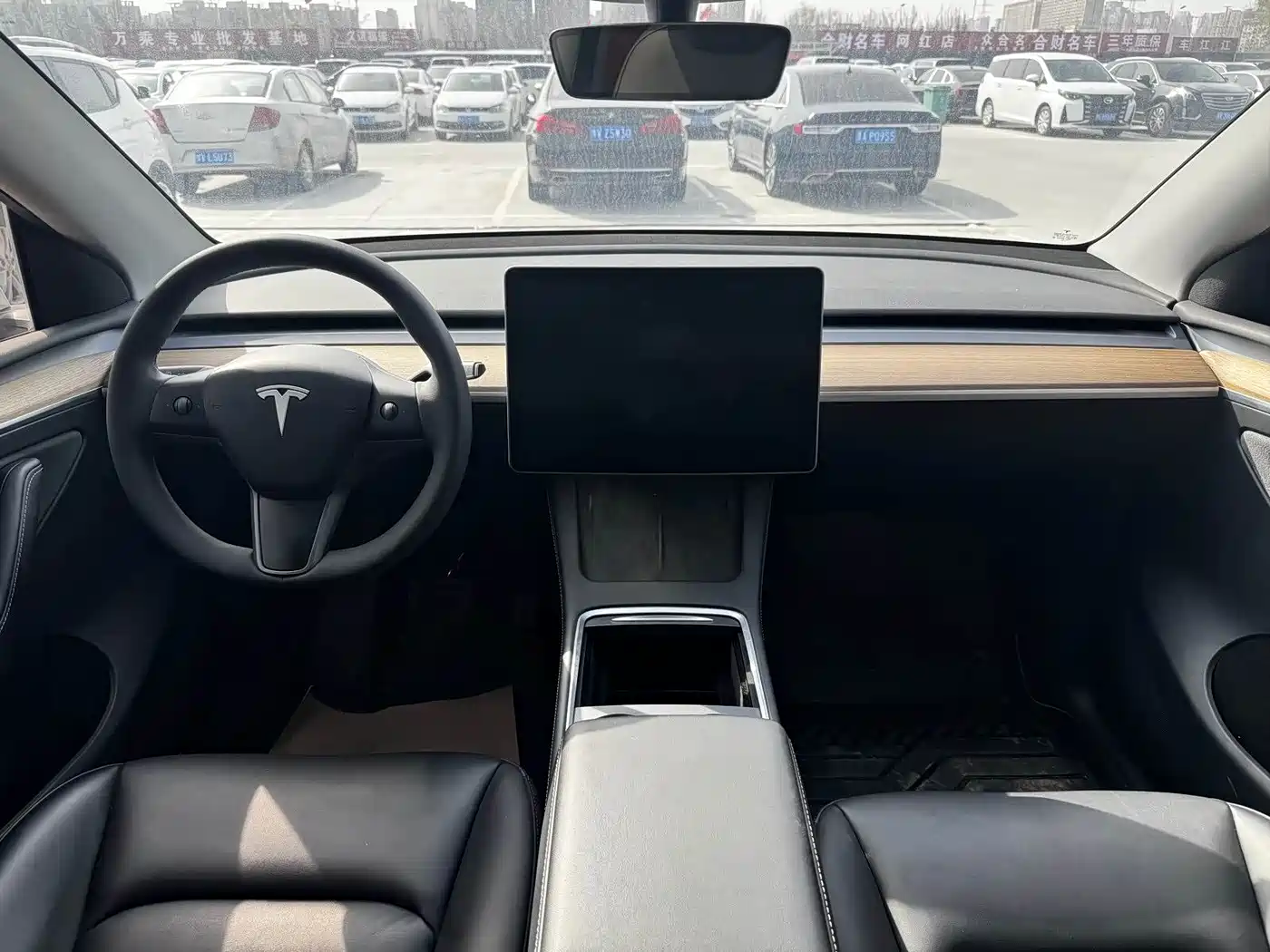 TESLA MODEL Y