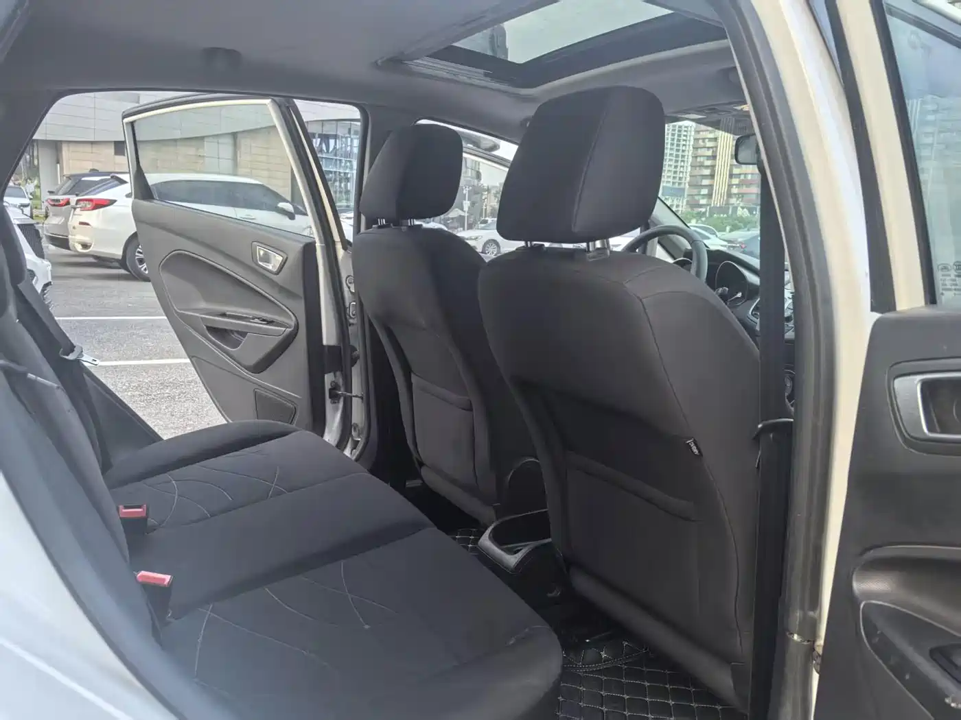 Ford Fiesta 2015 2013 Sedan 1.5L Automatic Elegance Model