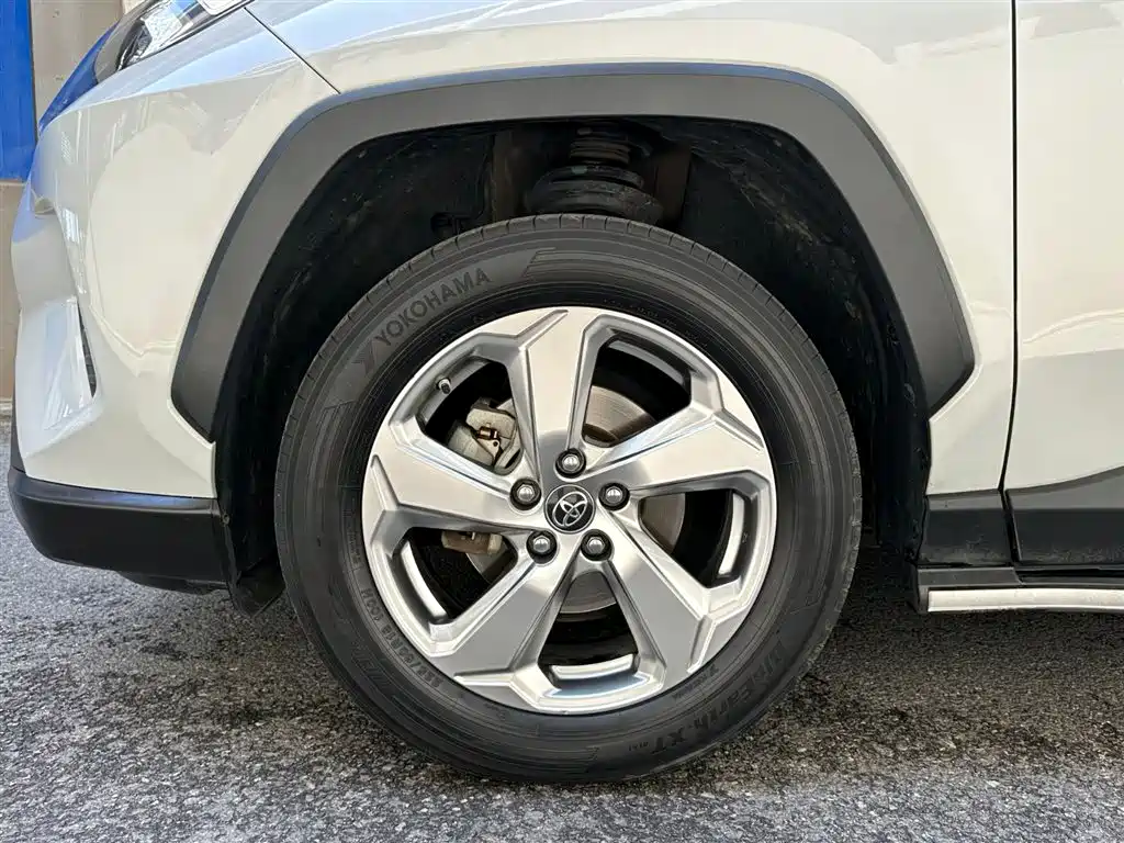 Toyota RAV4 Rongfang 2020 2.0L CVT AWD Trend Edition фото 6