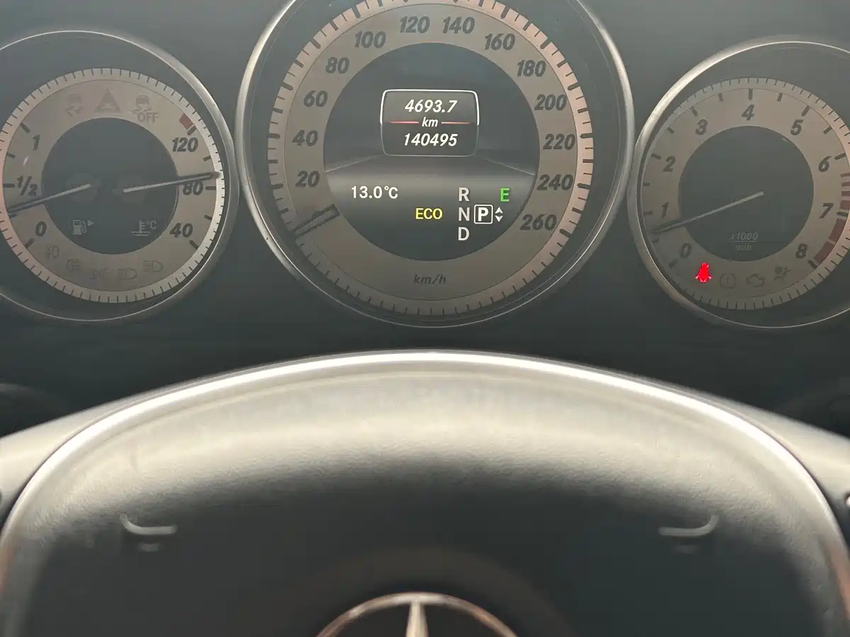 Mercedes-Benz E-Class 2015 E 260 L Sport фото 20