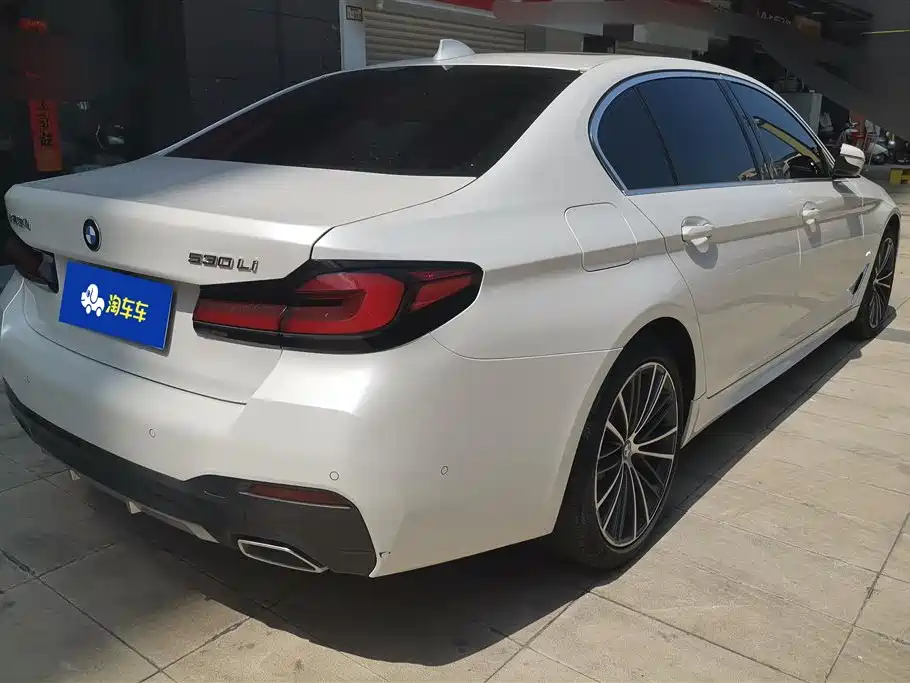 BMW 5 Series 2023 530Li Leading M Sport Package фото 3