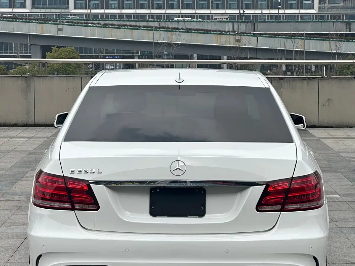 Mercedes-Benz E-Class 2015 E 260 L Sport фото 5