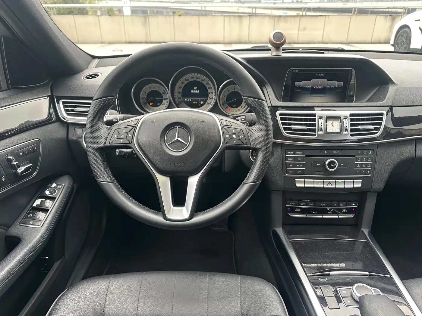 Mercedes-Benz E-Class 2015 E 260 L Sport фото 17