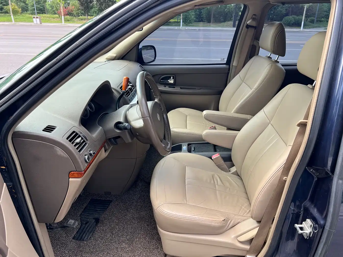 Buick GL8 2011 2.4L LT Executive Edition фото 11