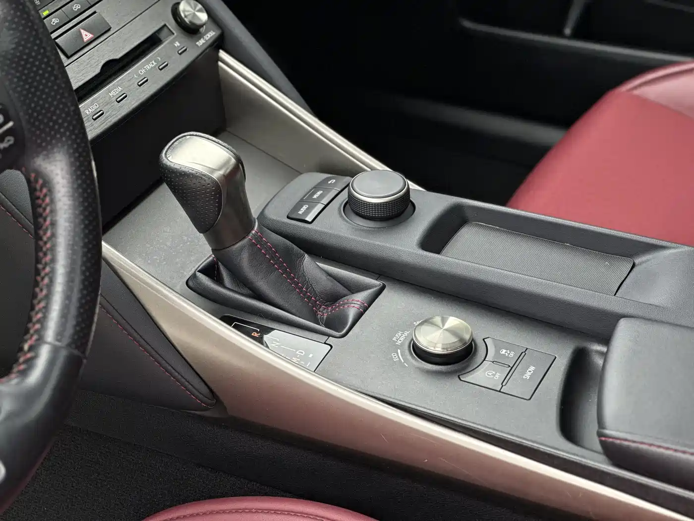 Lexus IS 2017 300 F SPORT фото 10