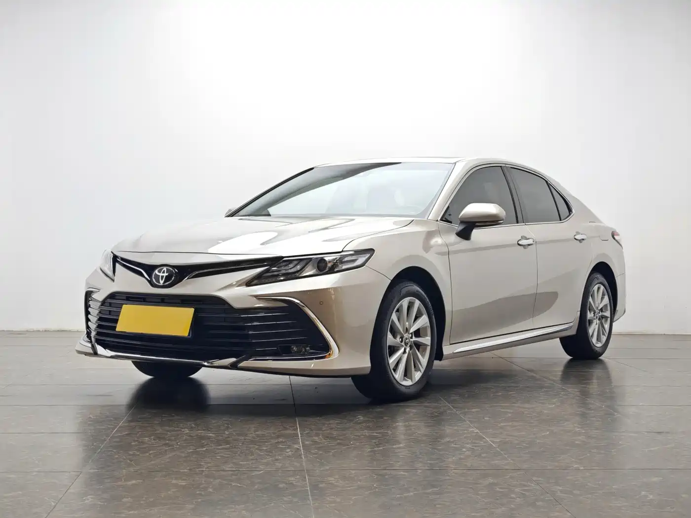 Toyota Camry 2023 2.0G Luxury Edition