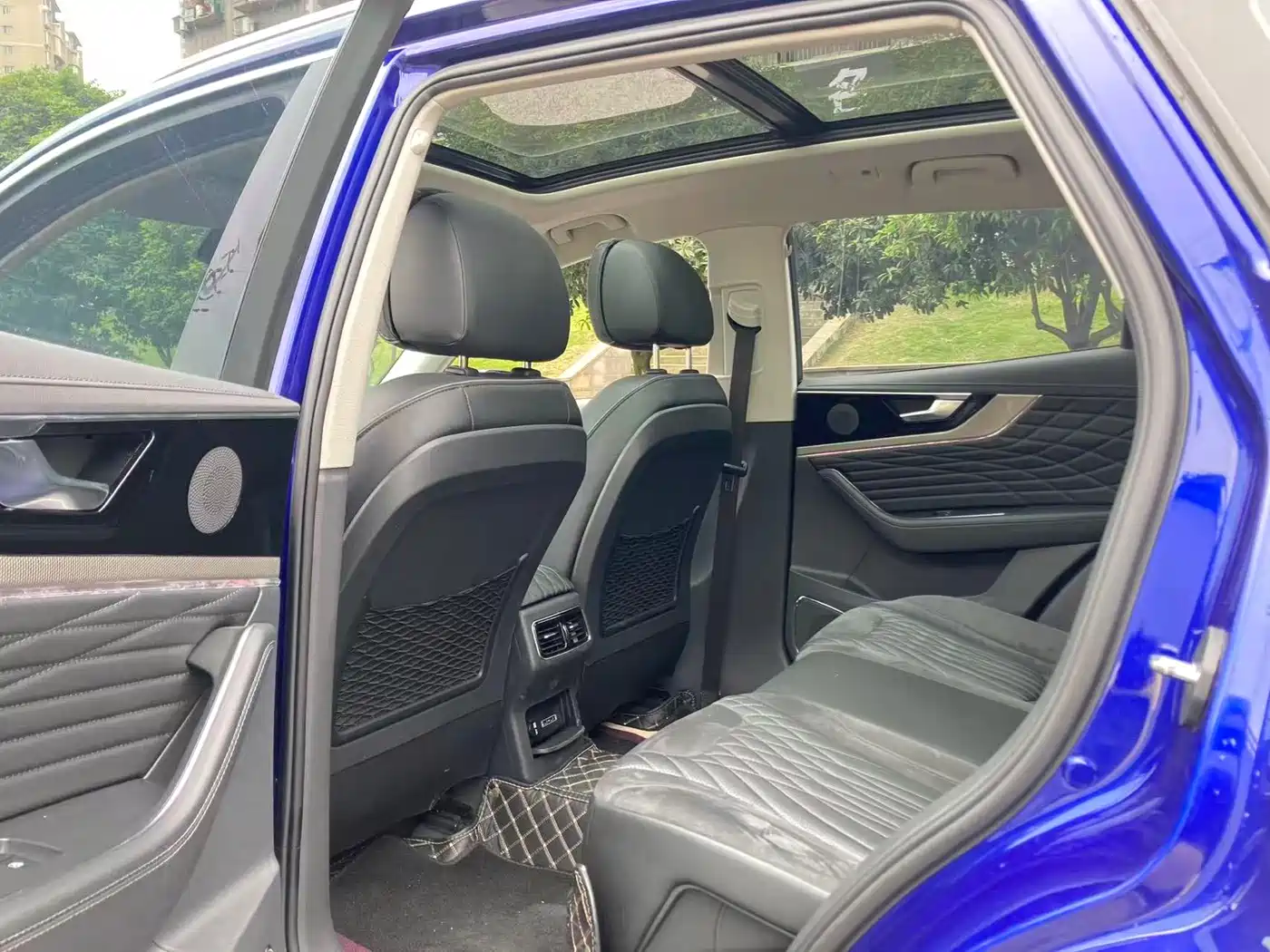 Hongqi HS5 2022 Facelift 2.0T Smart Flag Enjoyment Edition фото 6