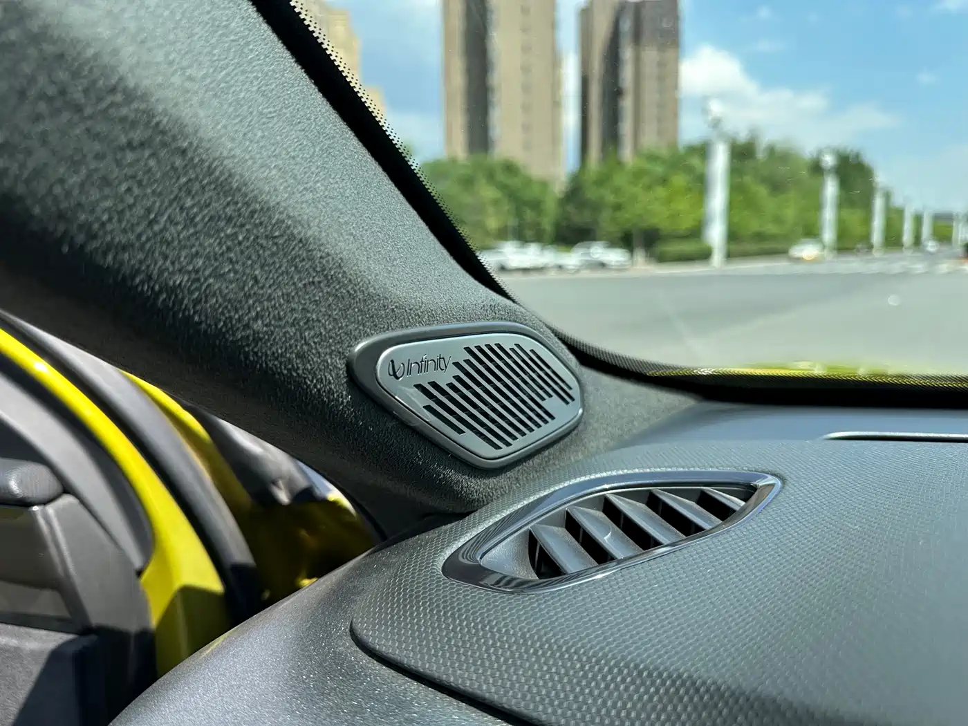 Lynk & Co 03 2021 03+ 2.0TD Auto Wind Rider Edition фото 14