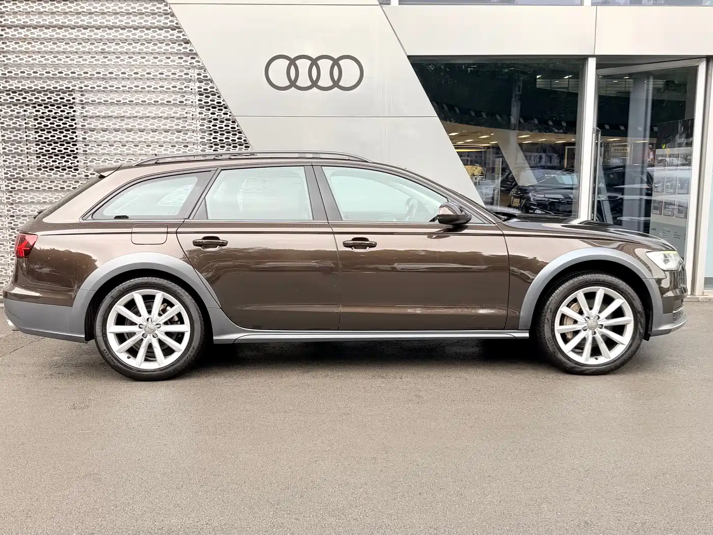 Audi A6 (Import) 2015 3.0T allroad quattro фото 20