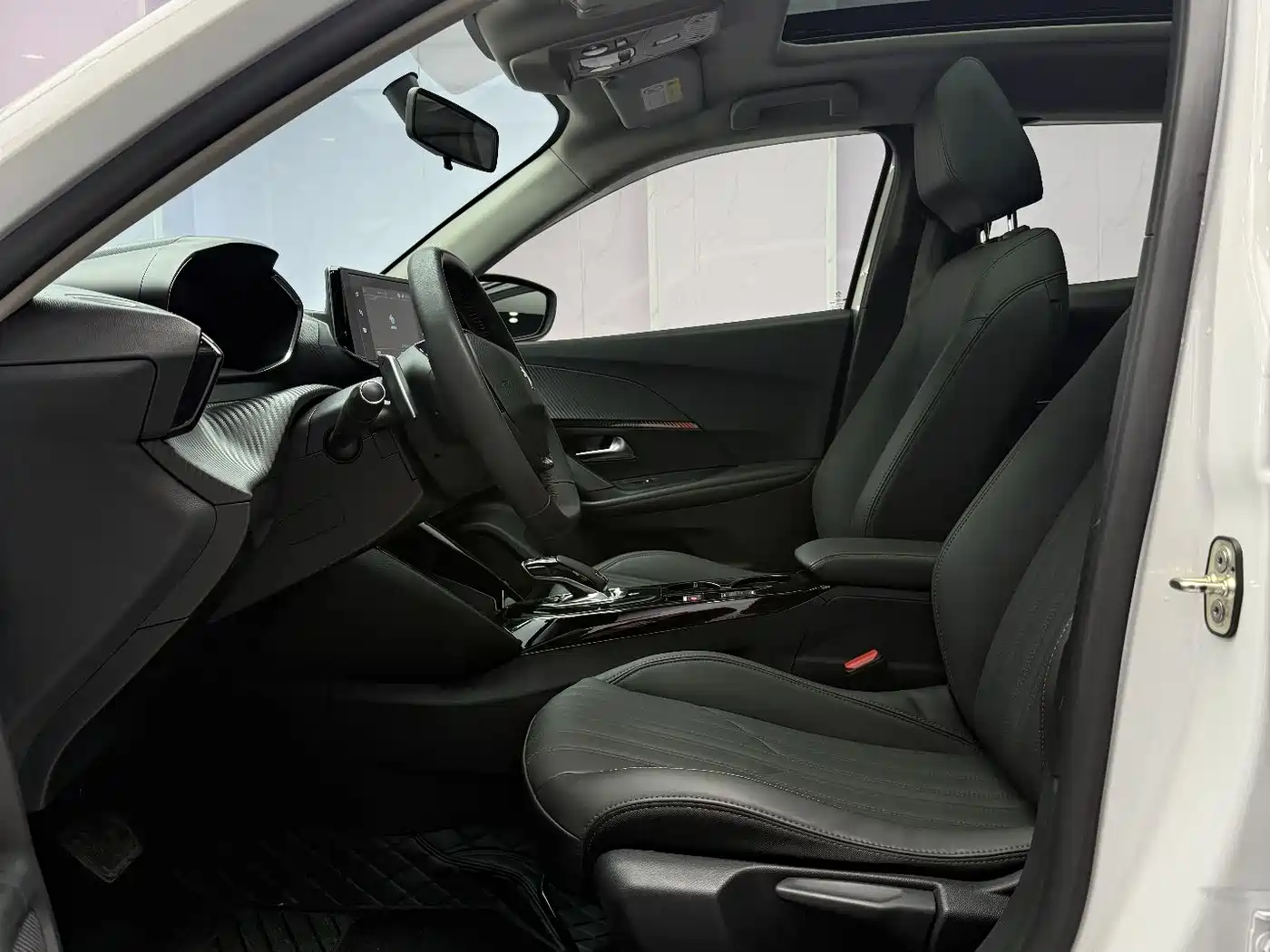 Peugeot 2008 2022 230THP THE ONE фото 8