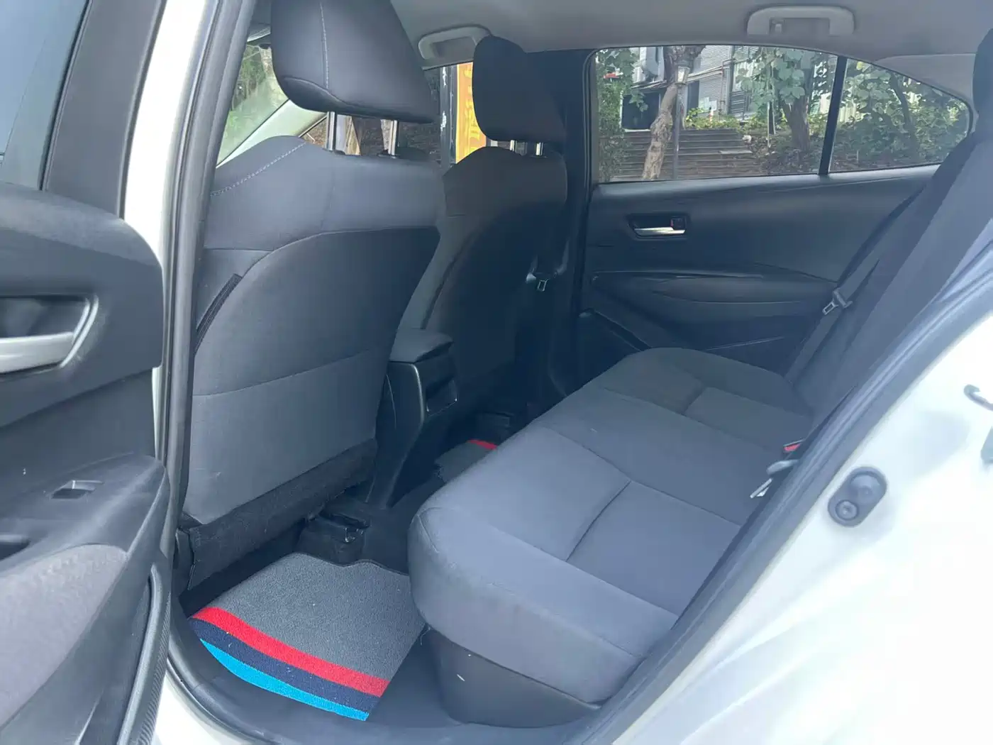 Toyota Corolla 2022 Hybrid 1.8L E-CVT Pioneer Edition фото 7