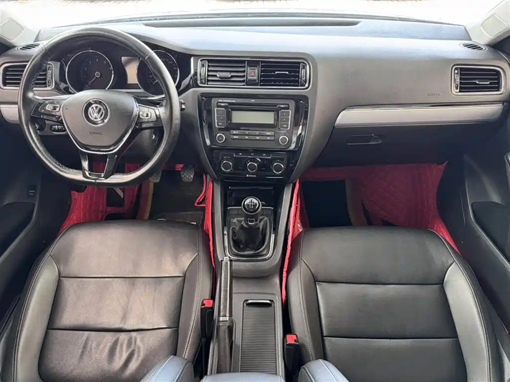 Volkswagen Sagitar 2015 1.6L Manual Comfort фото 11