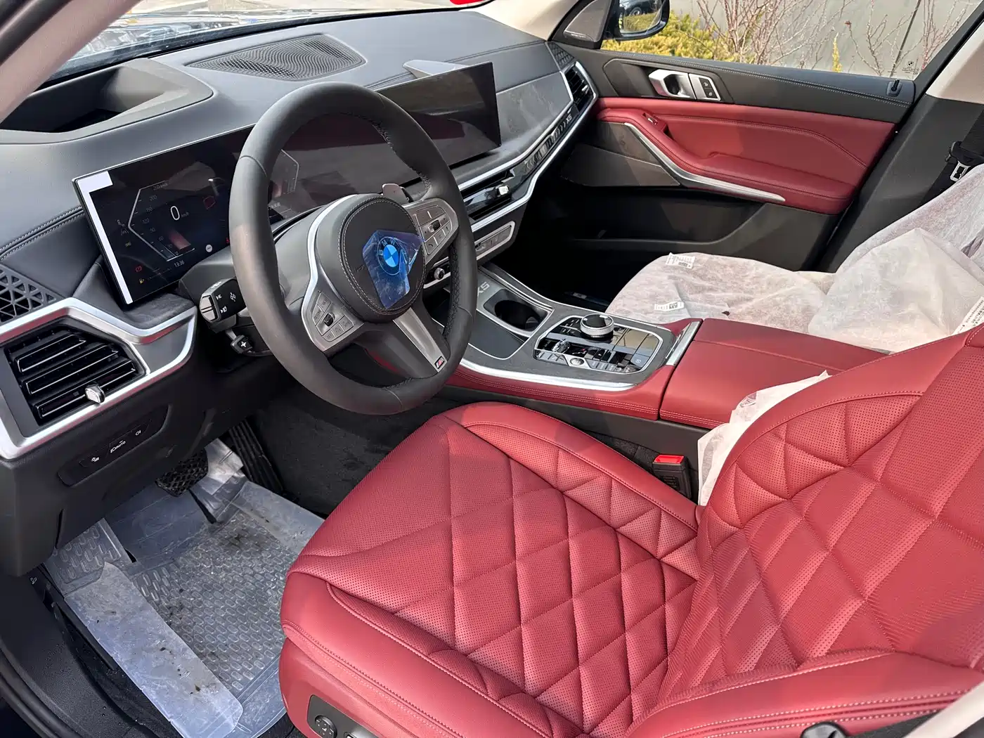 BMW X5 2025 Model xDrive 30Li Exclusive M Sport Blackout Package фото 4