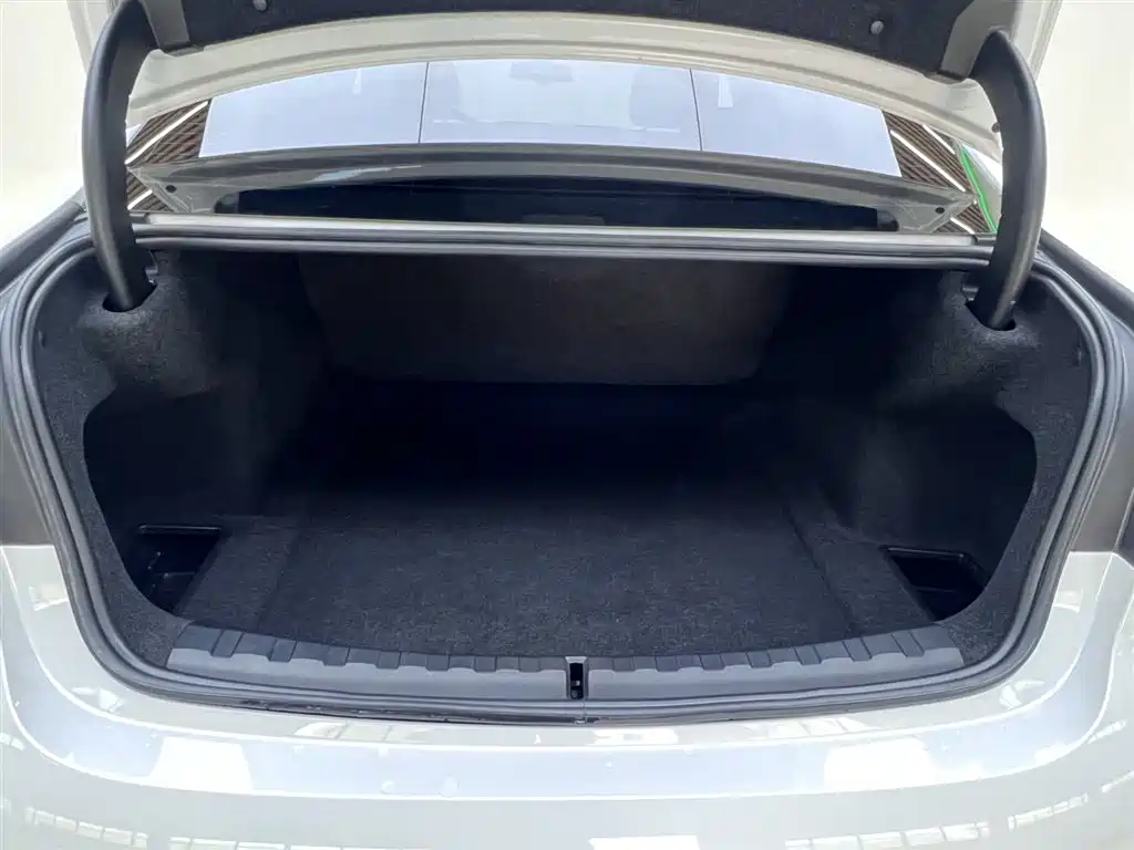 BMW 3 Series 2023 320Li M Sport Package фото 26