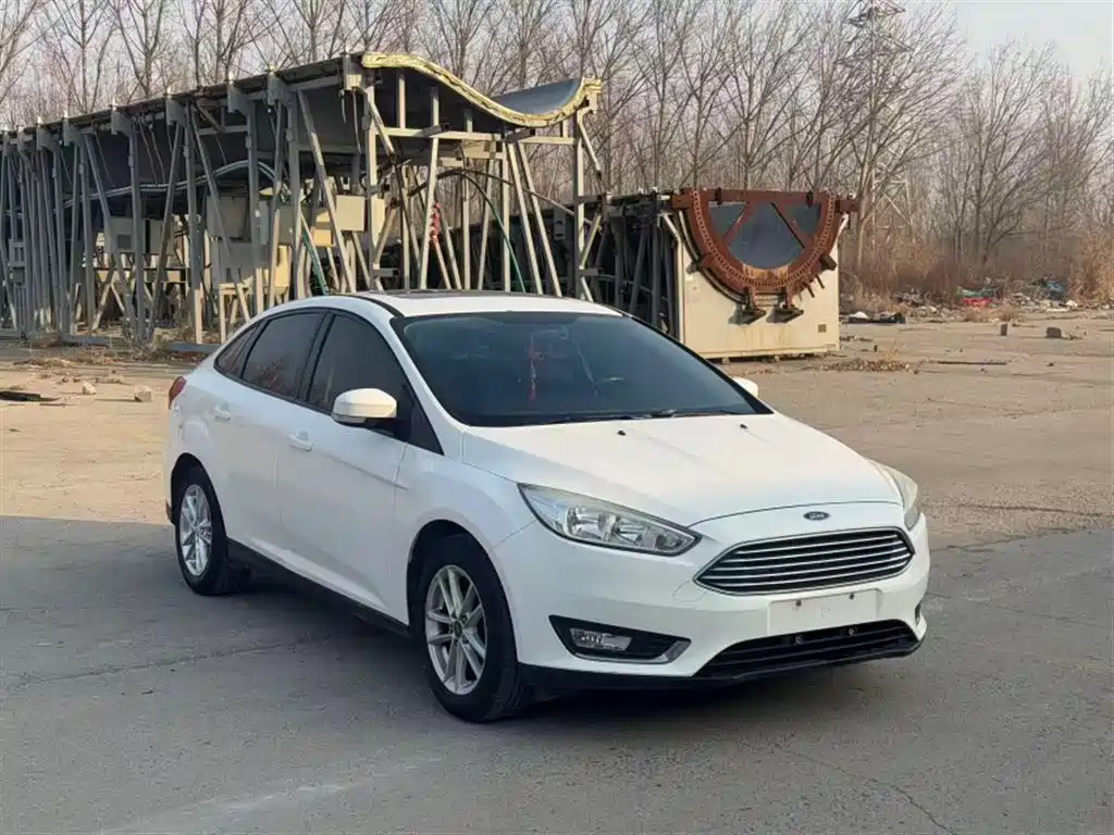 Фото 13 - Ford Focus