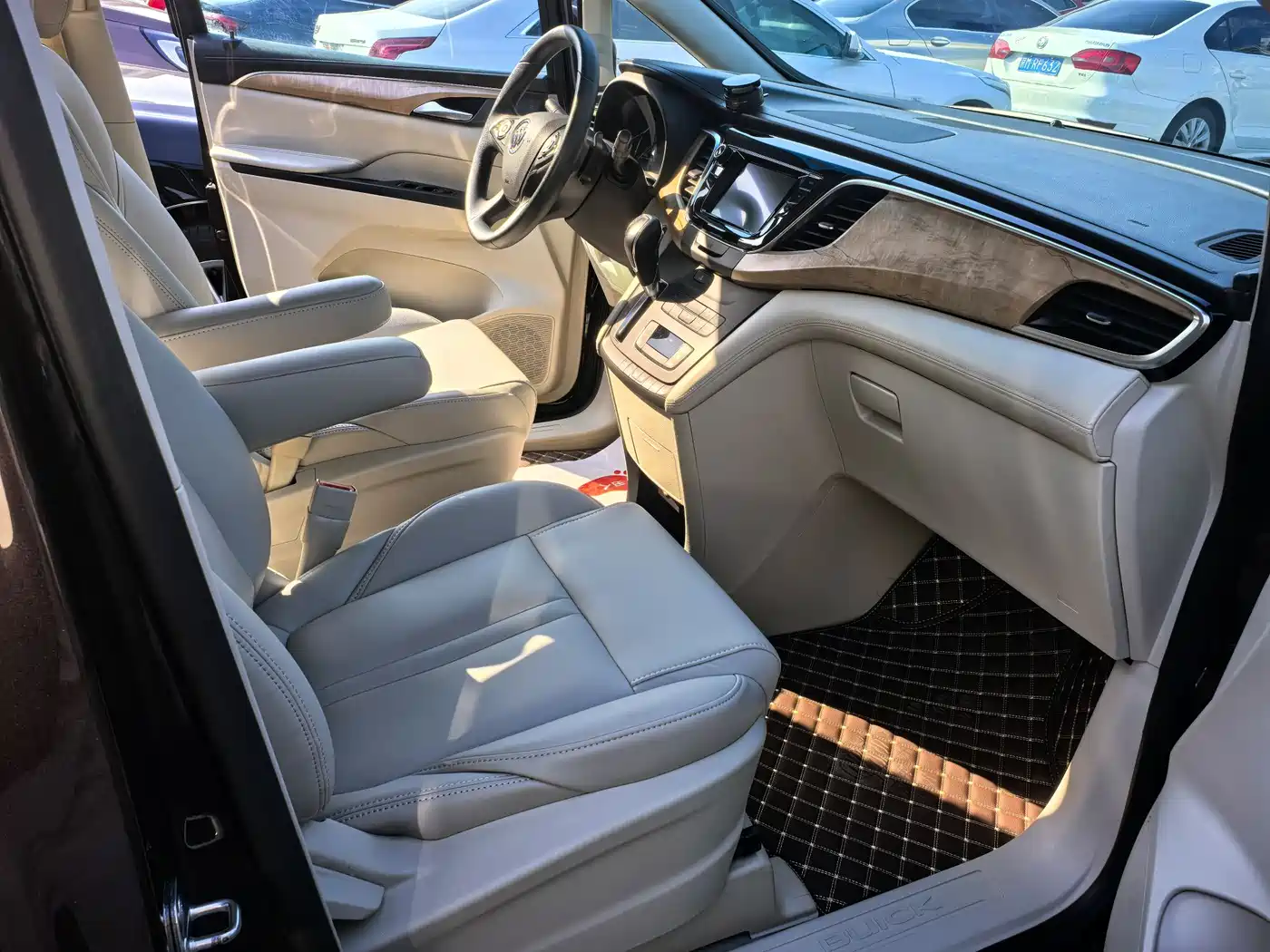 Buick GL8 2018 ES 28T Comfort Type China VI фото 4