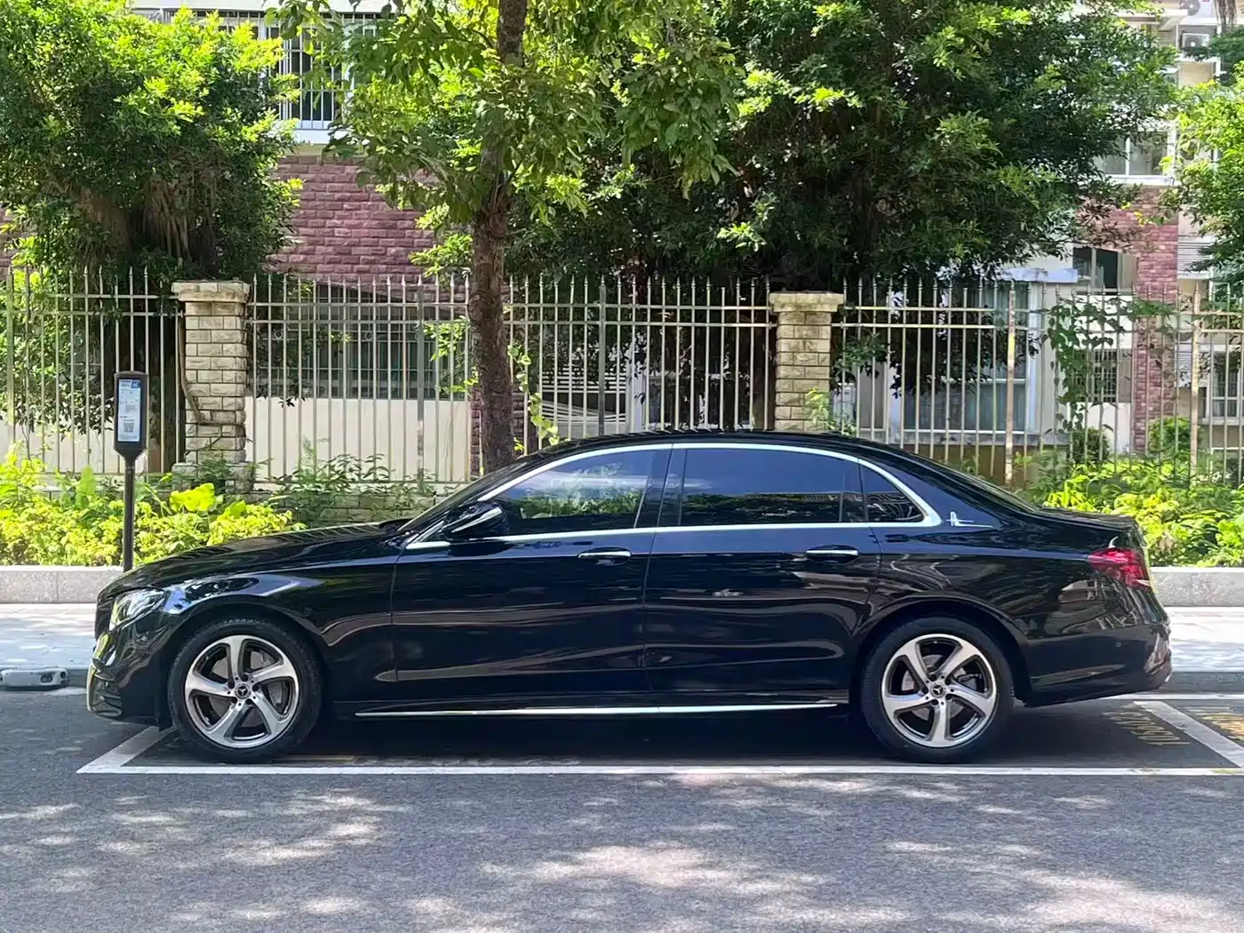 Mercedes-Benz E-Class 2019 Facelift E 300 L Sport Fashion фото 17