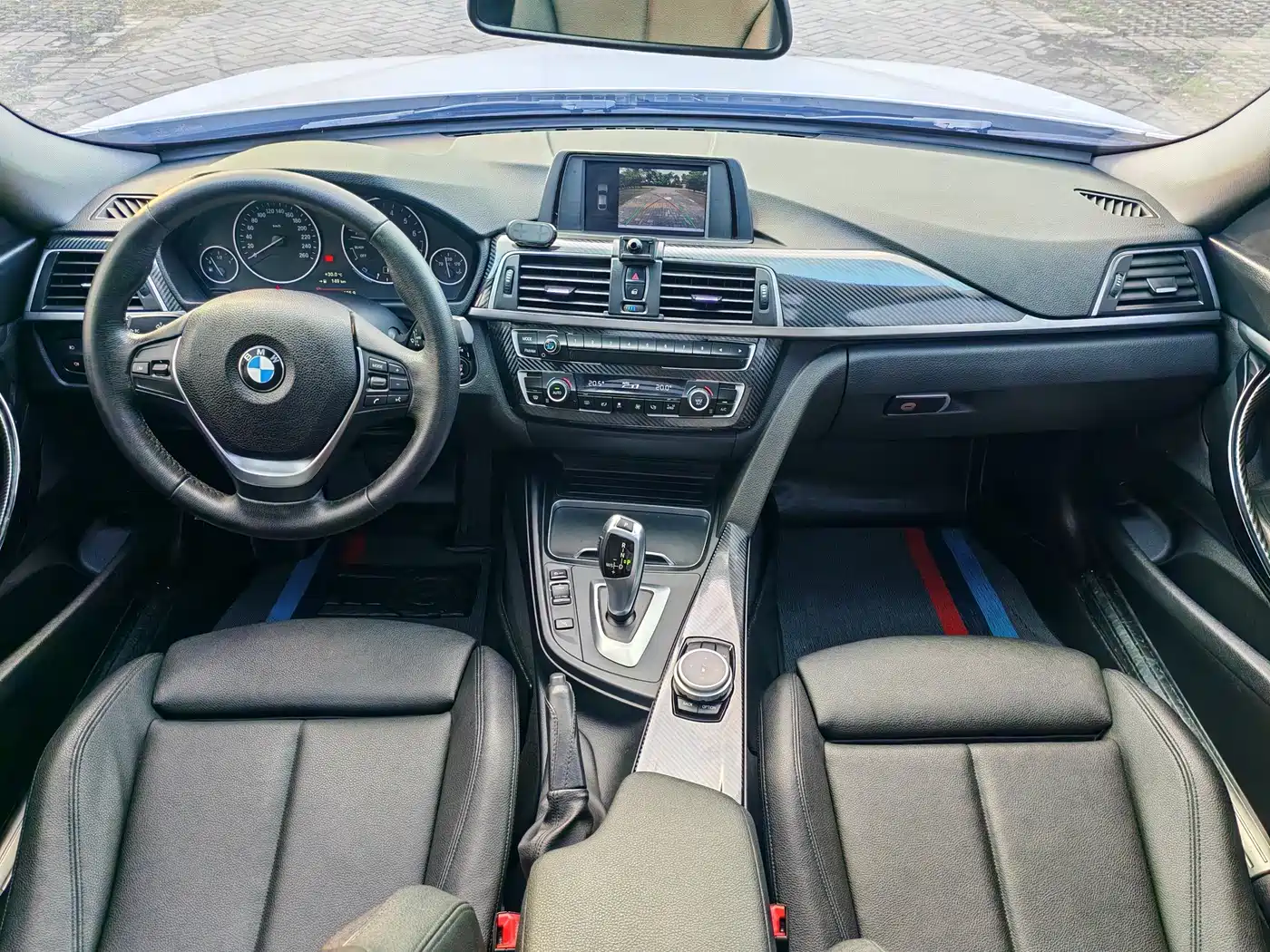 BMW 3 Series GT 2018 320i Fashion фото 9