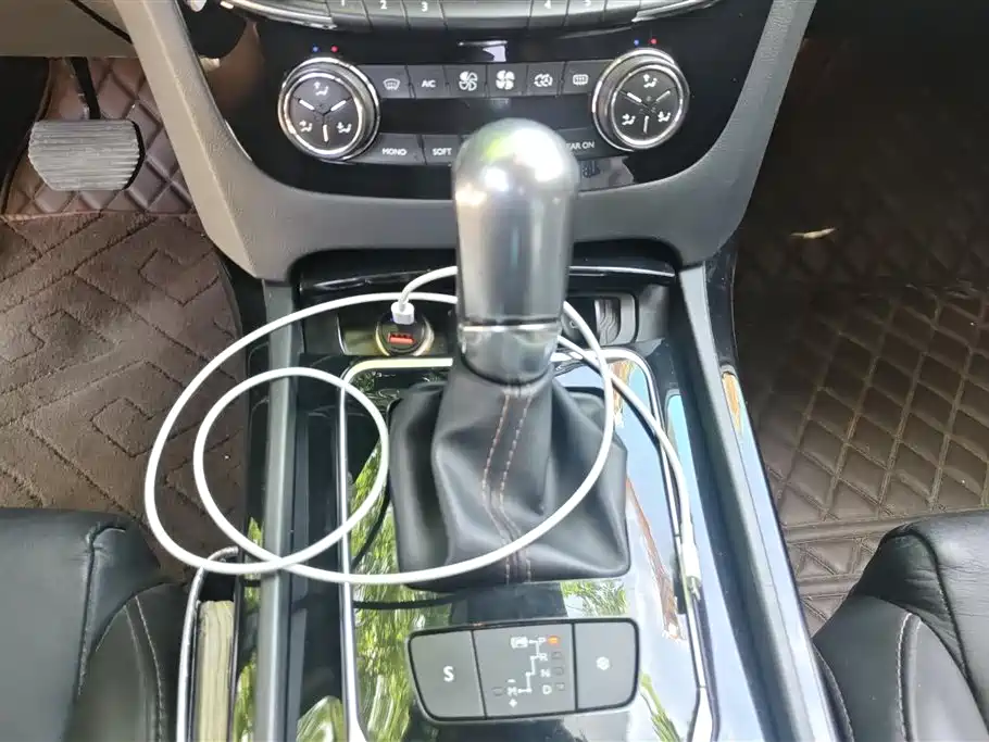 Peugeot 508 2015 1.8THP Auto Flagship Edition фото 16