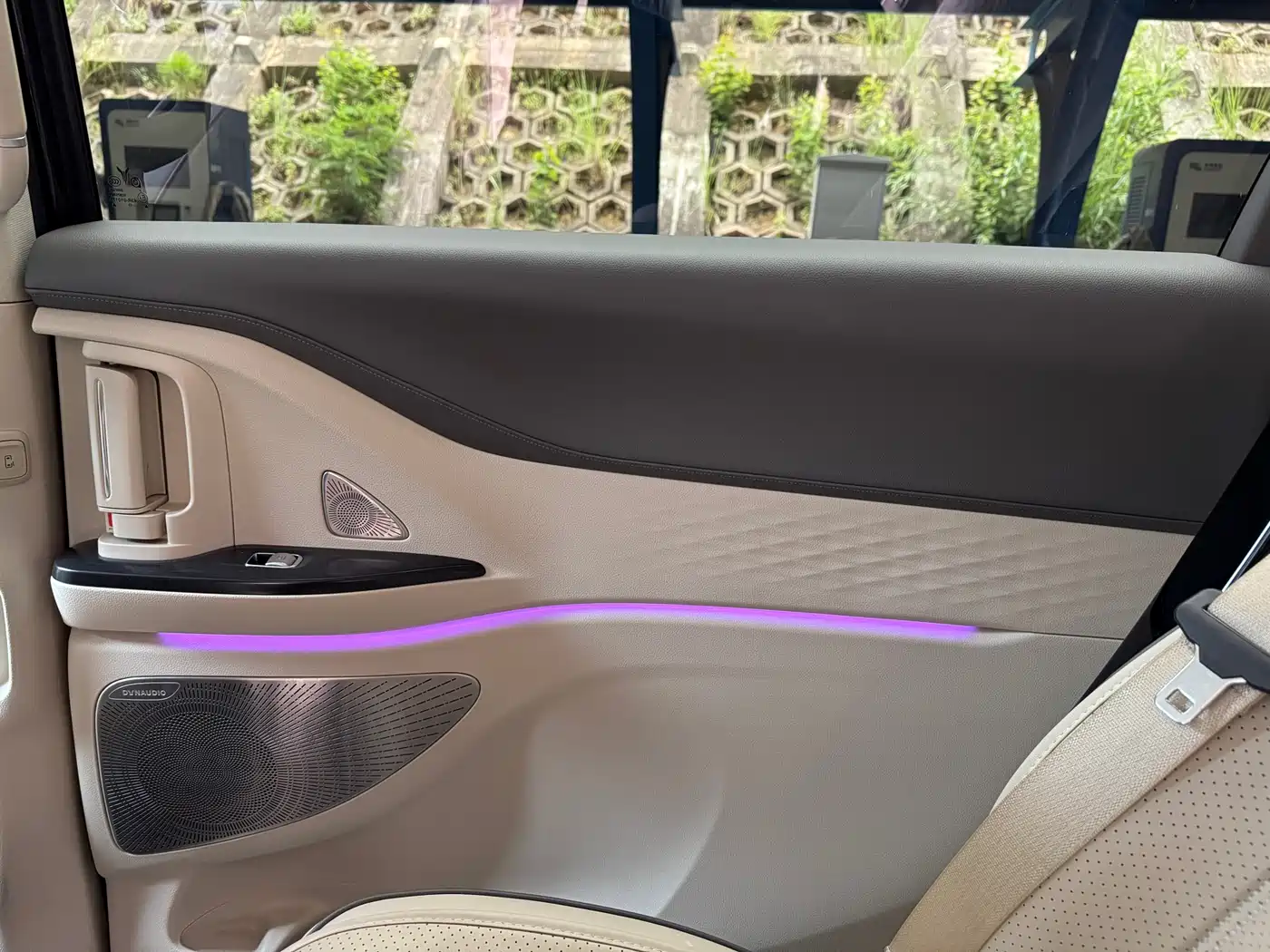 Voyah Auto Voyah Dreamer 2022 Low-carbon Dream+Smart Package фото 24