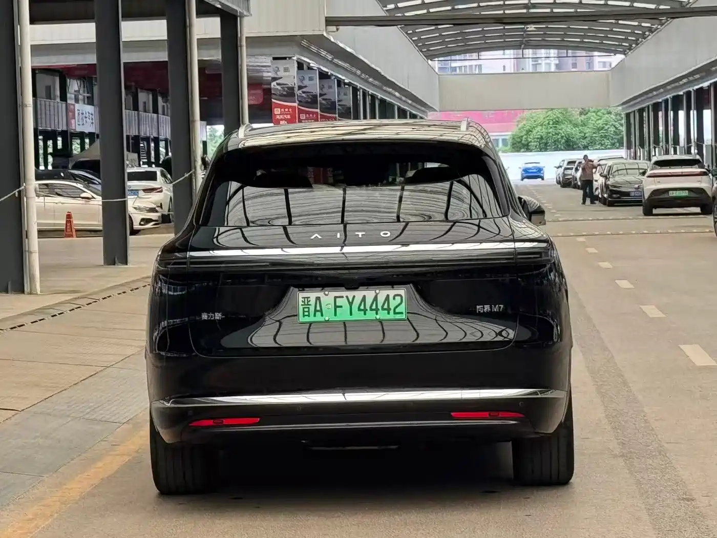 AITO Wenjie AITO M7 2026 Extended Range Pro+ AWD 5-seater фото 16