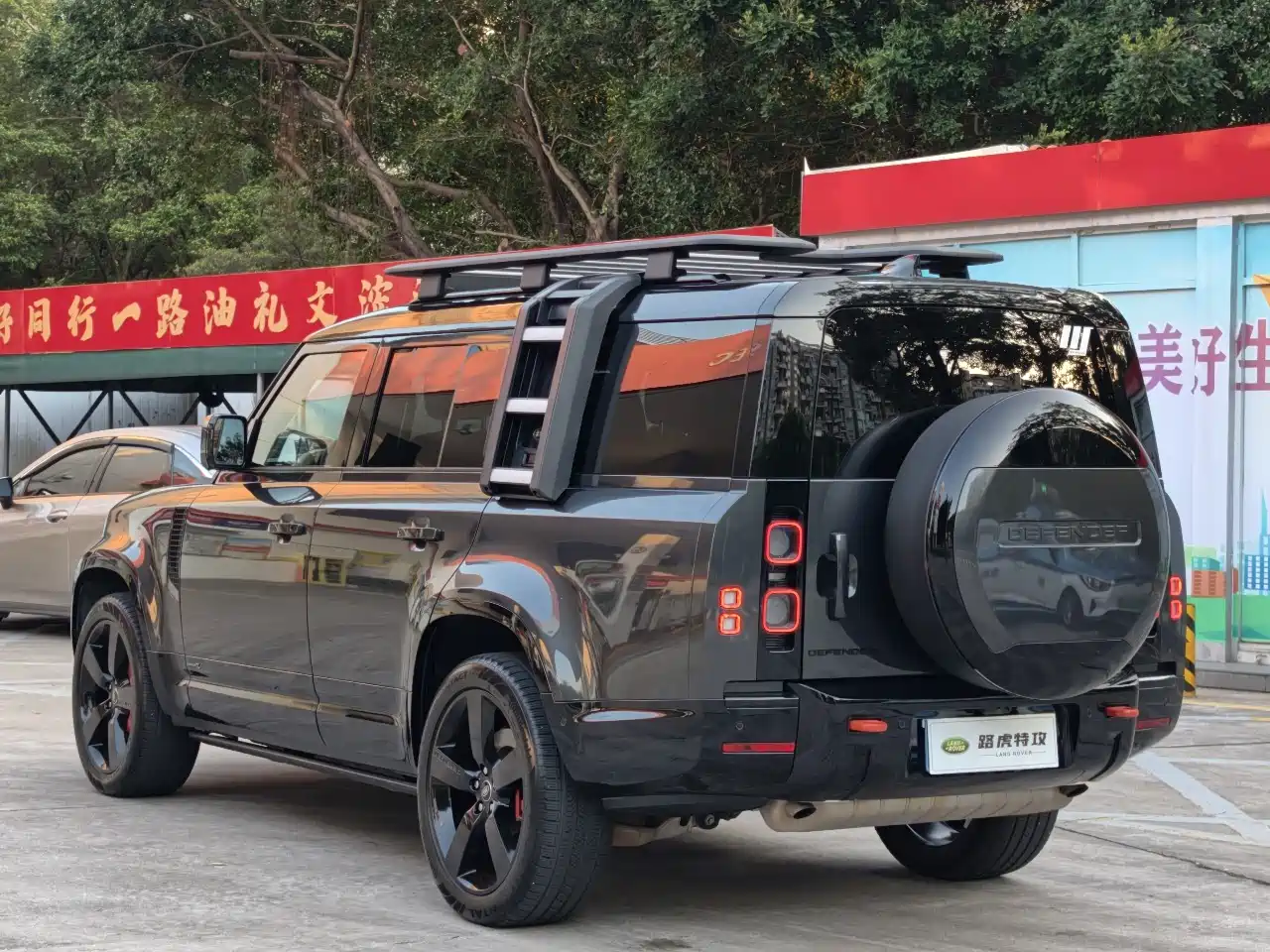 Land Rover Defender 2023 130 3.0T P400 X фото 14
