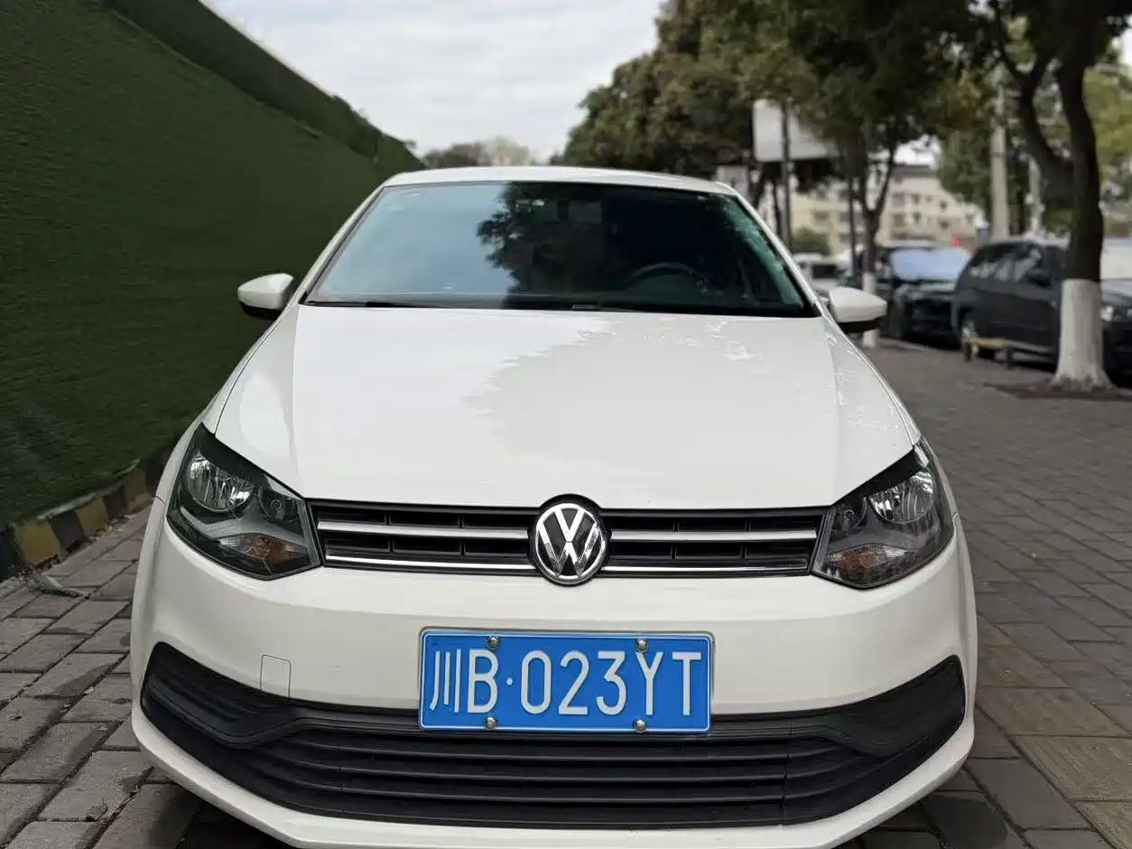 Volkswagen Polo 2016 1.4L Manual Trend фото 2