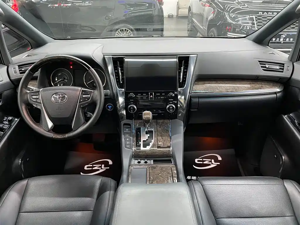 Toyota Vellfire 2021 Crown Hybrid 2.5L HV Premium Edition фото 7