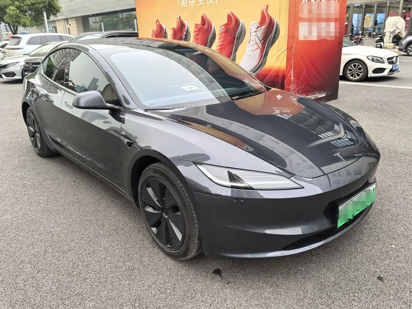 TESLA MODEL 3