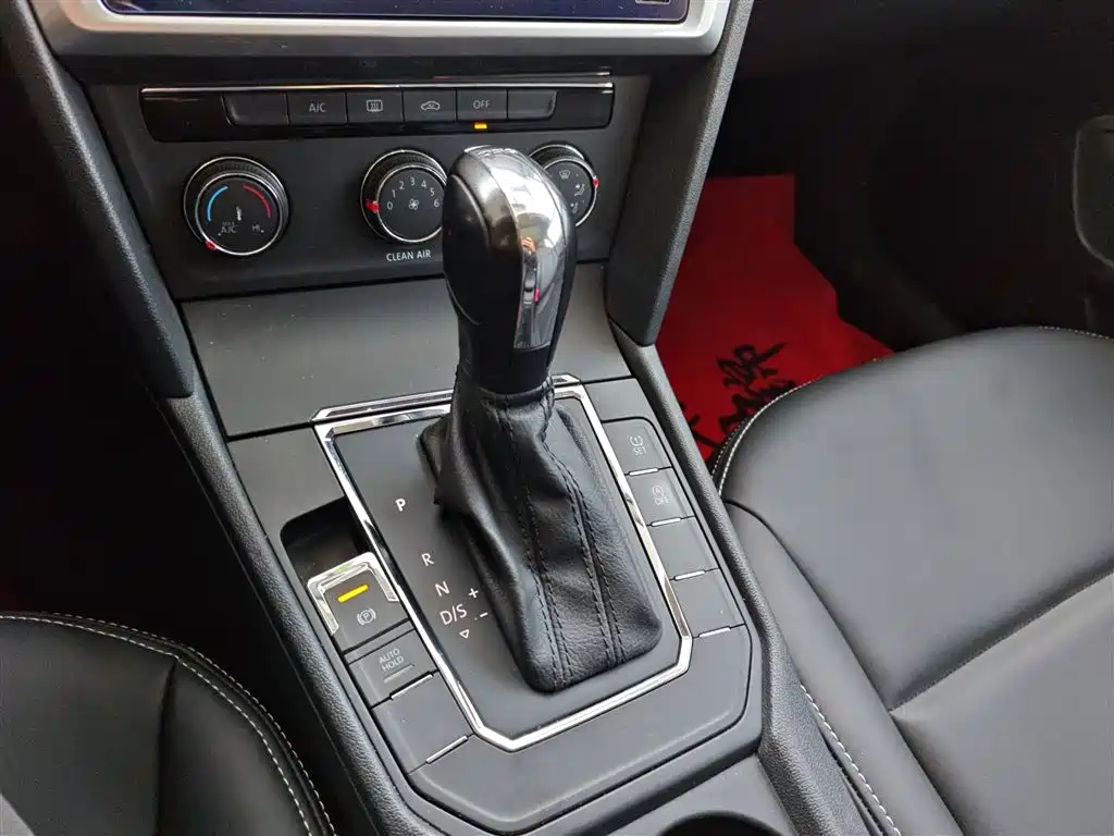 VOLKSWAGEN LINGDU