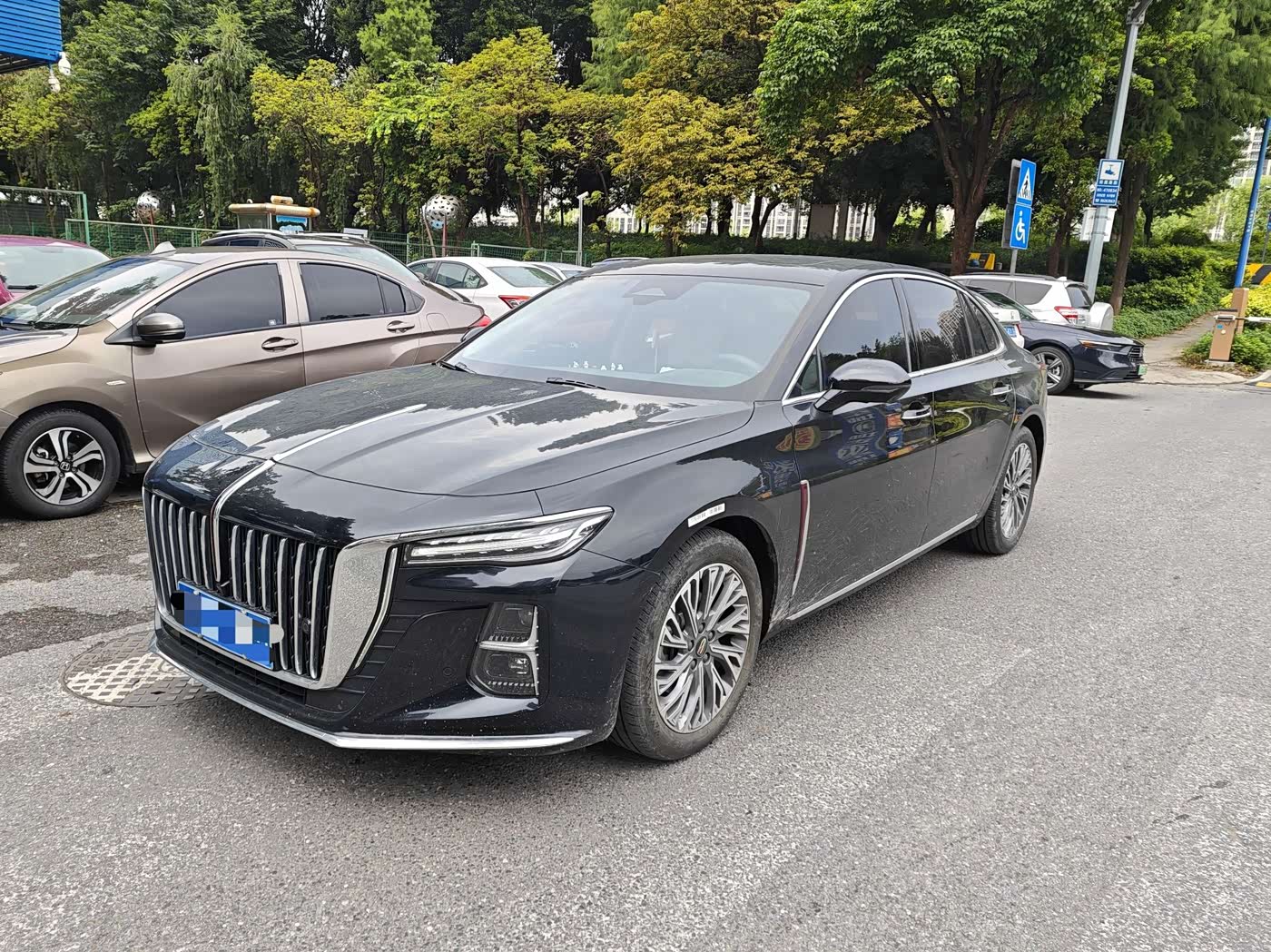 Hongqi H5